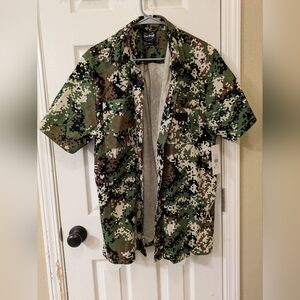 Dogg Supply camo button down NWT
